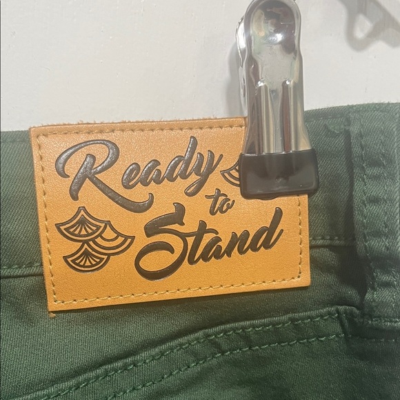 Her Universe Green Pants with Disney Collection Size 7 (Juniors) - Picture 4 of 5